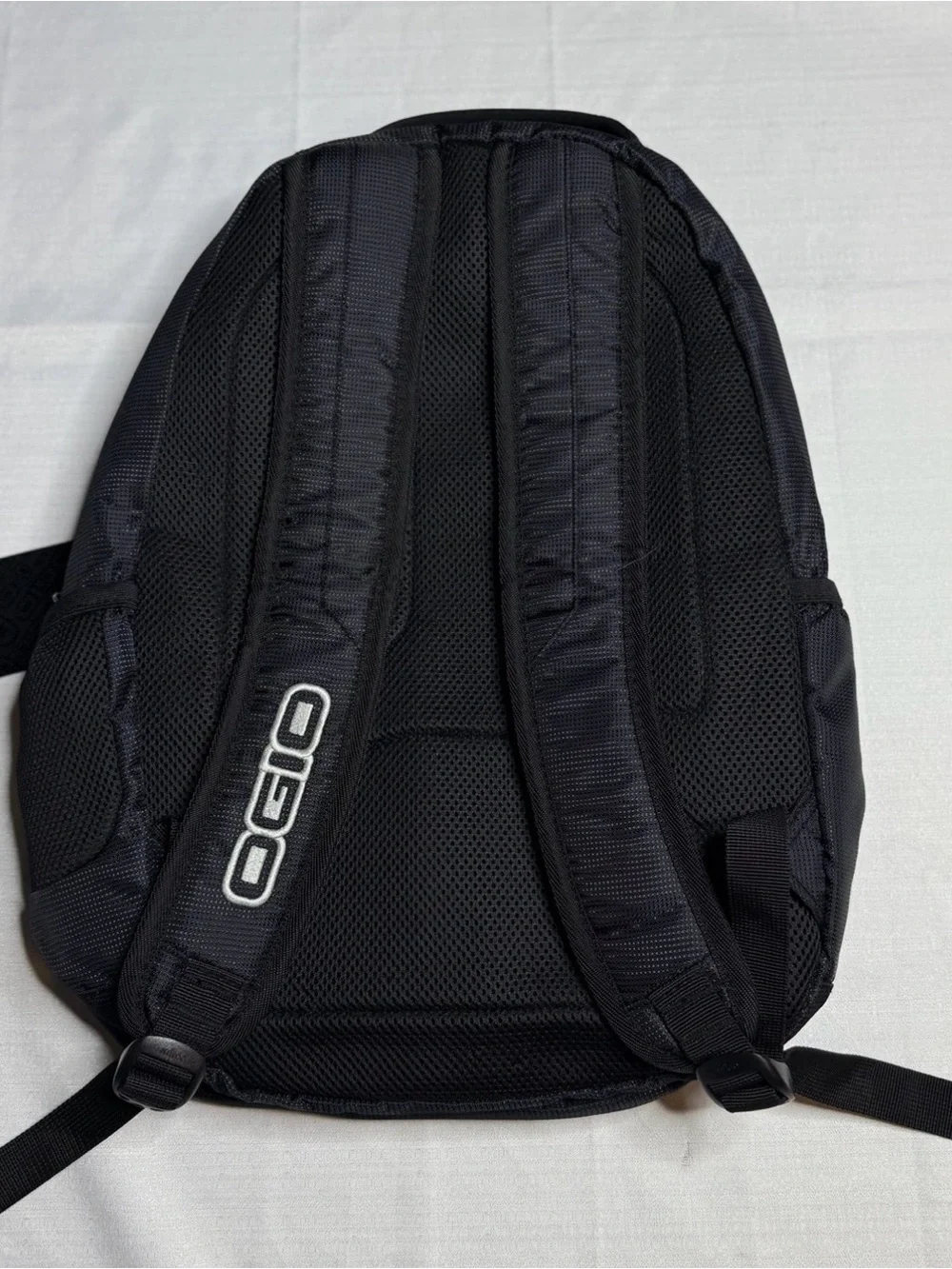 OGIO Bullion Backpack Black/Silver Padded New With Tags Company Logo